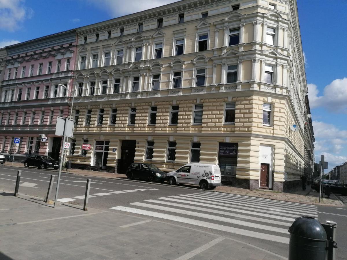 Hostel Tulip - Pokoj Jednoosobowy Nr 3 Ze Wspolna Lazienka I Kuchnia Щецин Экстерьер фото