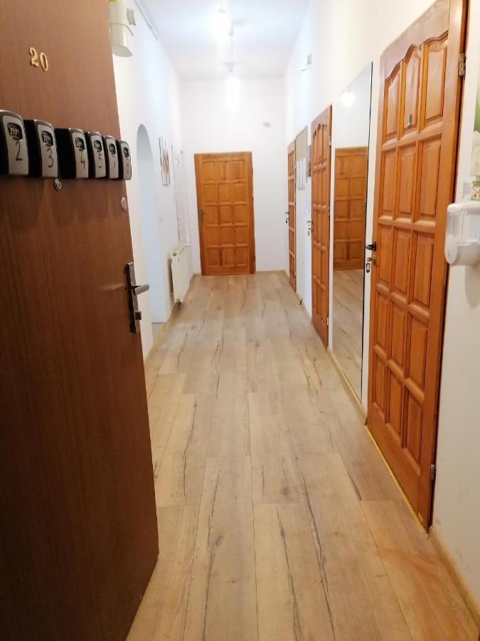 Hostel Tulip - Pokoj Jednoosobowy Nr 3 Ze Wspolna Lazienka I Kuchnia Щецин Экстерьер фото