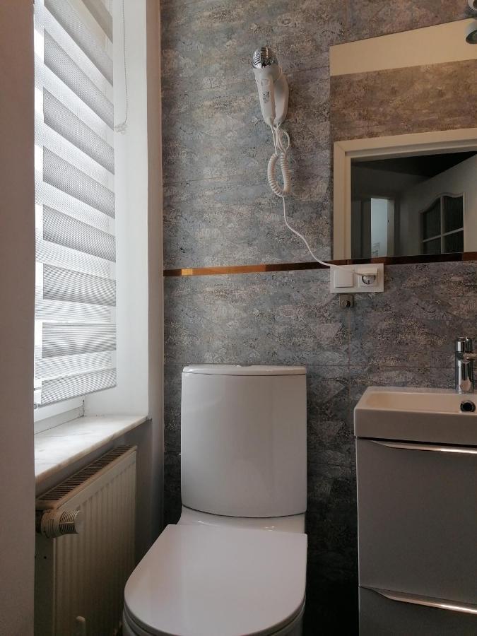 Hostel Tulip - Pokoj Jednoosobowy Nr 3 Ze Wspolna Lazienka I Kuchnia Щецин Экстерьер фото